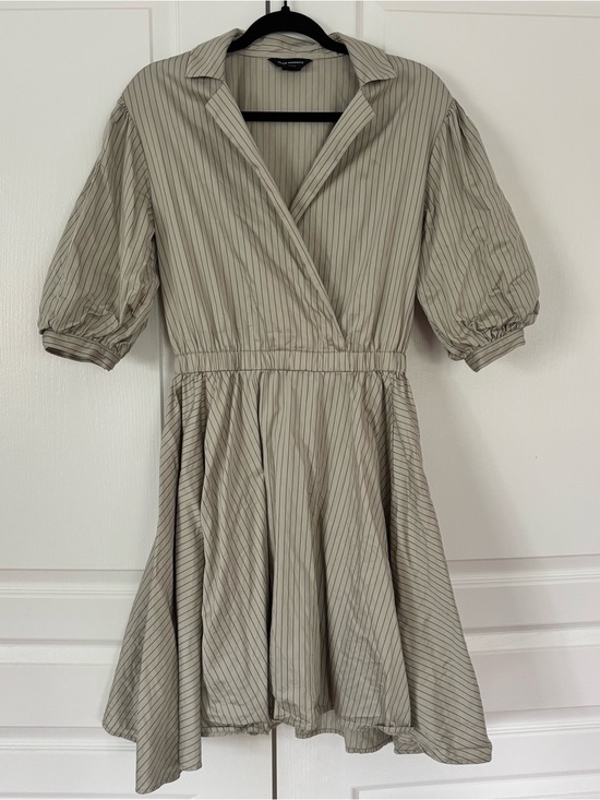 Club Monaco Dresses & Skirts - Club Monaco Beige Pinstripe Wrap Dress